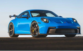 没有什么比看到保时捷911GT3以近200英里每小时的速度尖叫